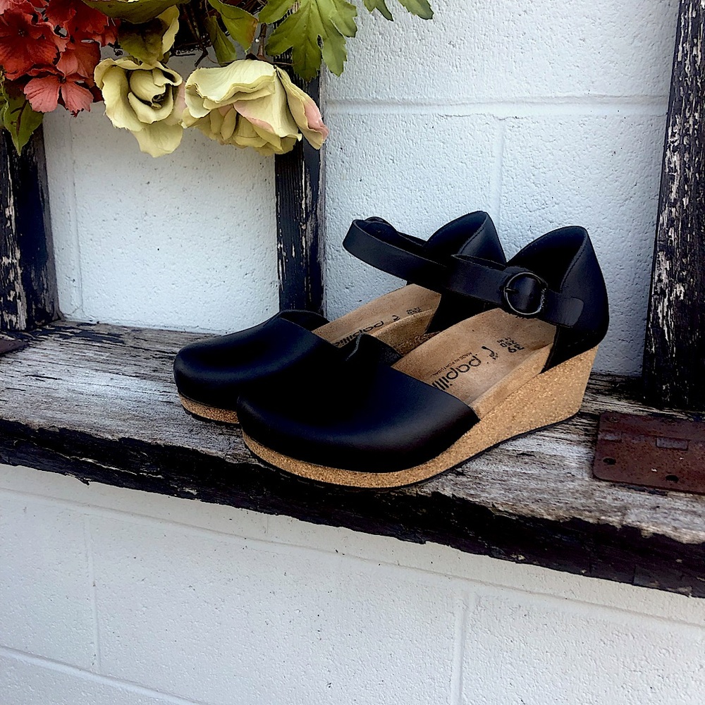 Pair of papillio wedges, almost new.
